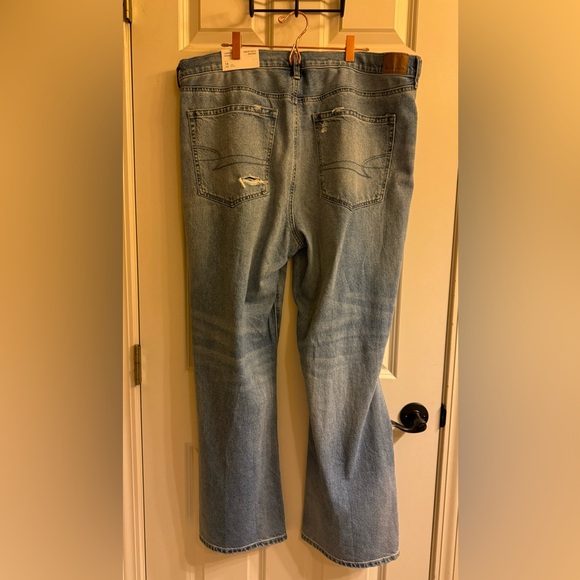 NWT American Eagle Low Rise Baggy Jeans. Size 18 Short - Picture 9 of 9